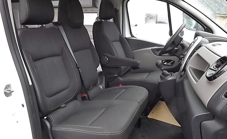 Renault Trafic banquette bureau mobile